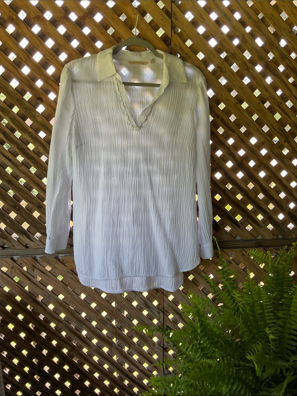 Women's White Textured V-Neck Tunic Top